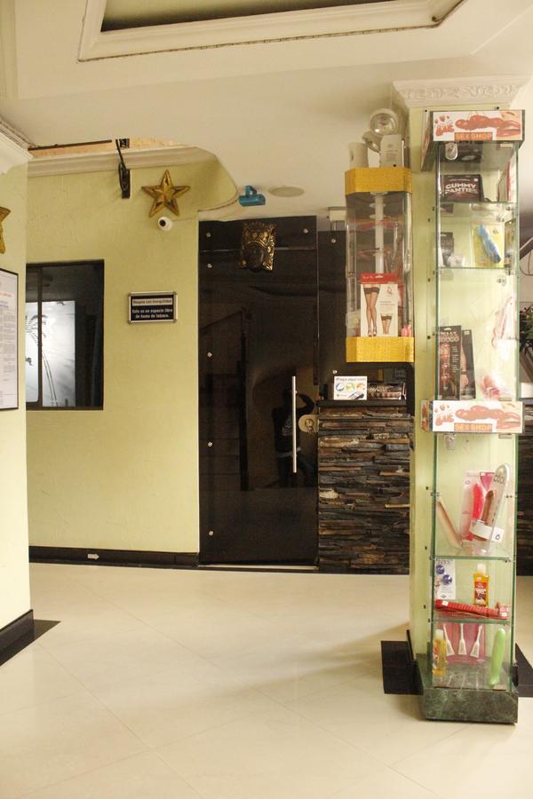Motel Piramides De Cristal โบโกตา ภายนอก รูปภาพ
