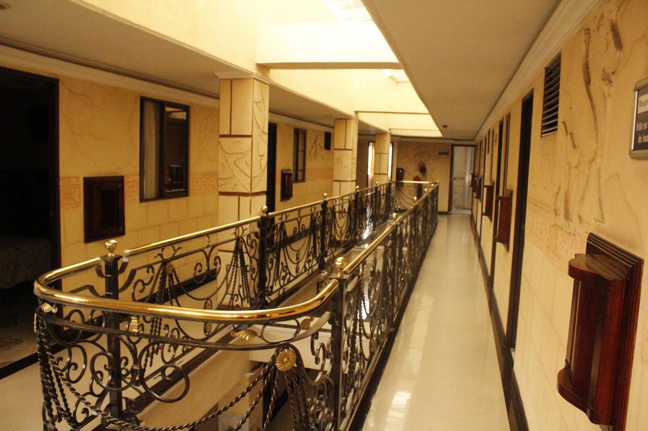 Motel Piramides De Cristal โบโกตา ภายนอก รูปภาพ