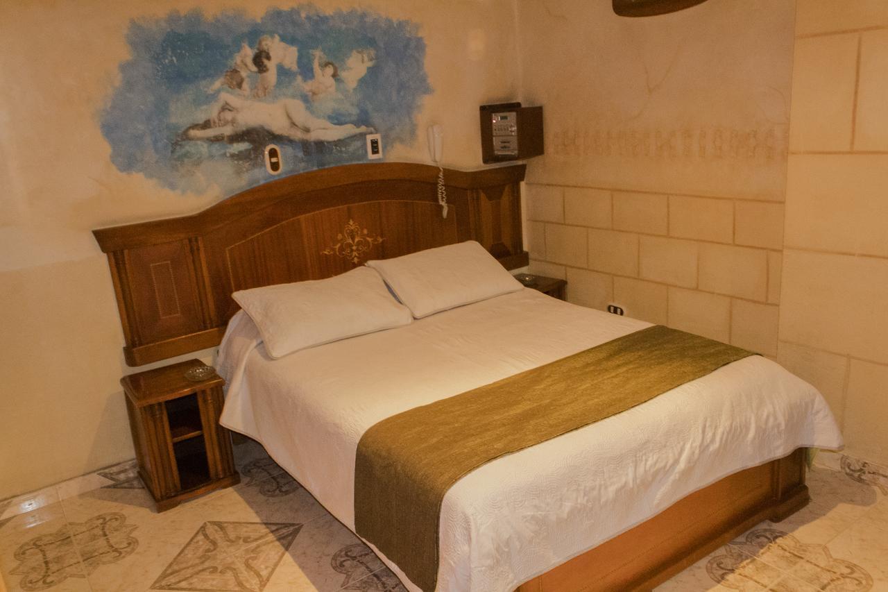 Motel Piramides De Cristal โบโกตา ภายนอก รูปภาพ