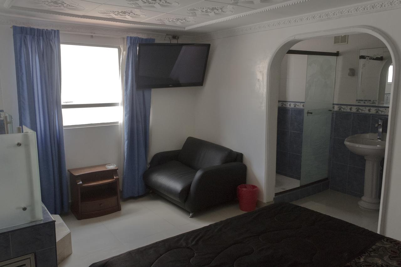 Motel Piramides De Cristal โบโกตา ภายนอก รูปภาพ